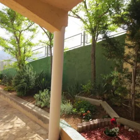 Rita باغ